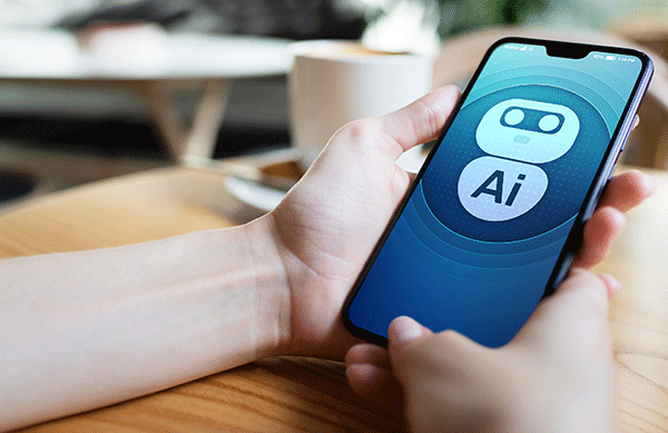 Ikona robota na obrazovke mobilného telefónu znázorňujúca umelú inteligenciu, hlboké učenie a technológiu strojového učenia.